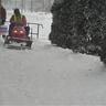 02 - Törõ Csaba az Önkormányzat kistraktorával tolta le a havat falunk járdáiról.jpg